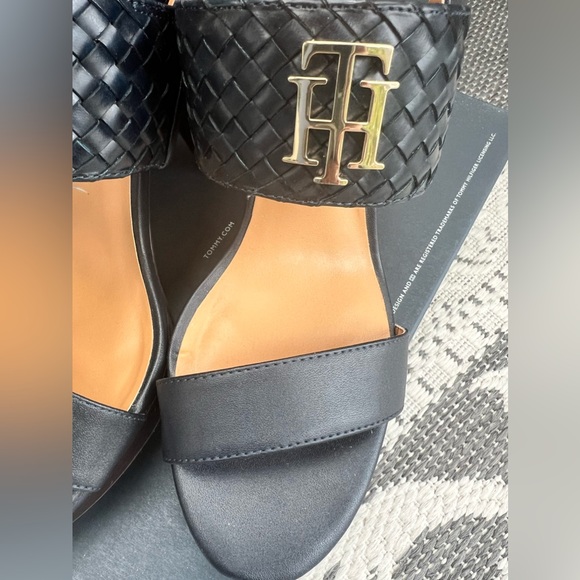 Tommy Hilfiger Women’s Elevated Heeled Sandal - Picture 7 of 8